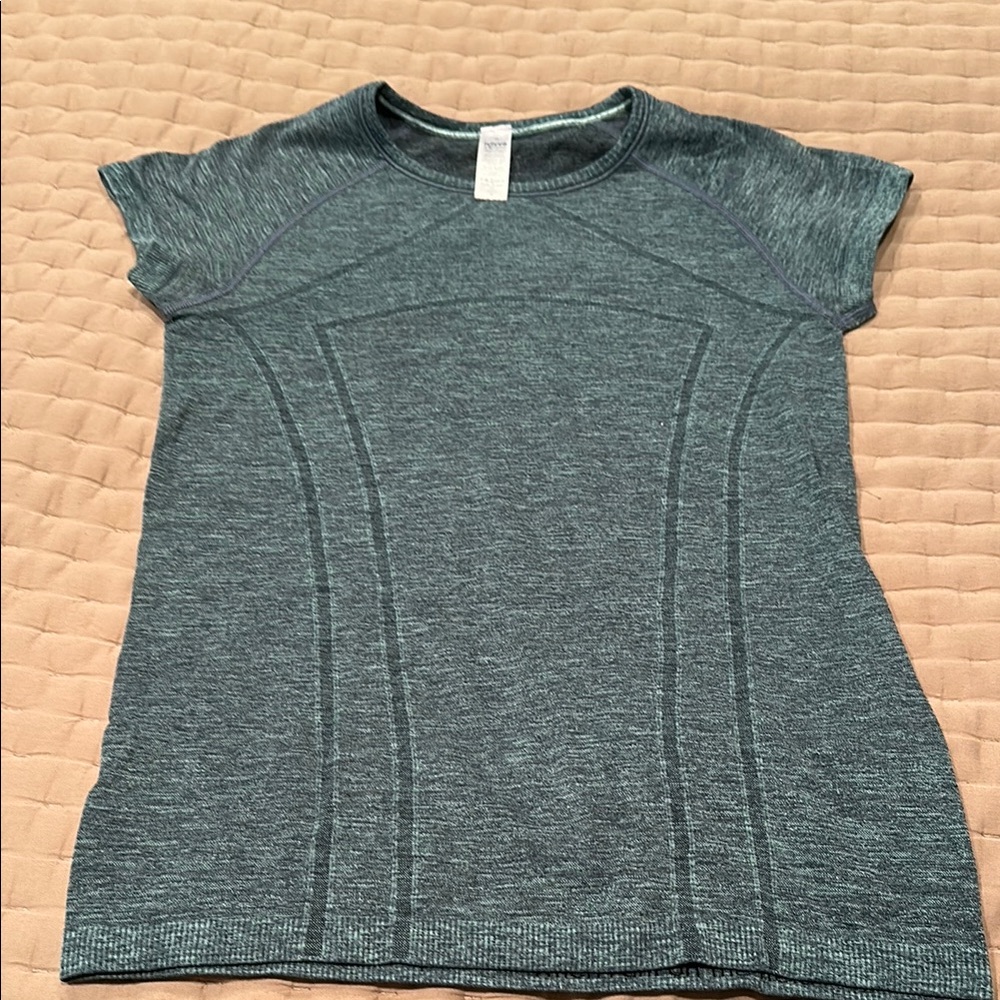 Ivivva blue:grey tech top